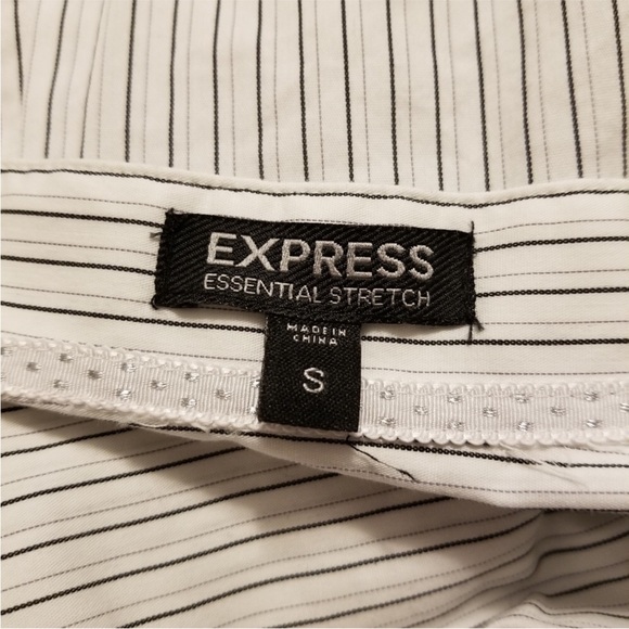 Express Striped Short Sleeve Button Down Ruffle Top. Size Small - Picture 5 of 5